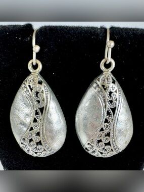 Premier Designs Hidden Treasure Silver Filigree Teardrop Dangle Earrings #1718
